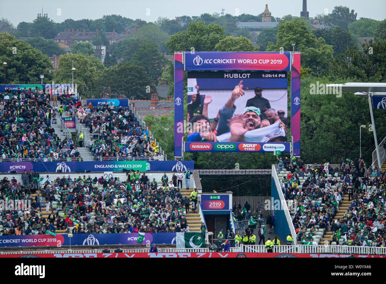 26 Juin, 2019 - Le Pakistan les partisans de passion soutenir leur équipe contre la Nouvelle-Zélande à Birminghan Edgebaston, pendant la Coupe du Monde de la CCI 2019 Banque D'Images