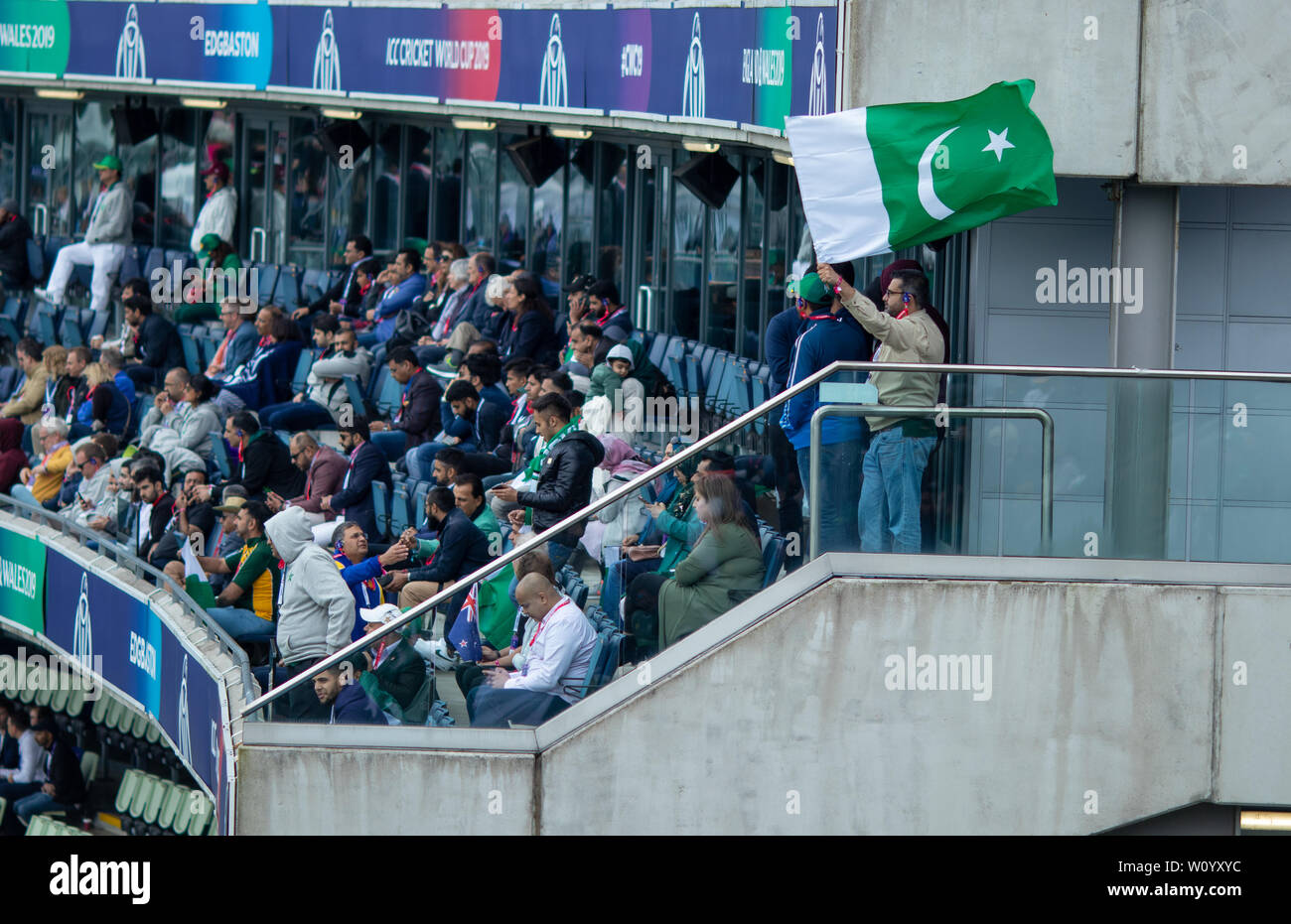 26 Juin, 2019 - Le Pakistan les partisans de passion soutenir leur équipe contre la Nouvelle-Zélande à Birminghan Edgebaston, pendant la Coupe du Monde de la CCI 2019 Banque D'Images