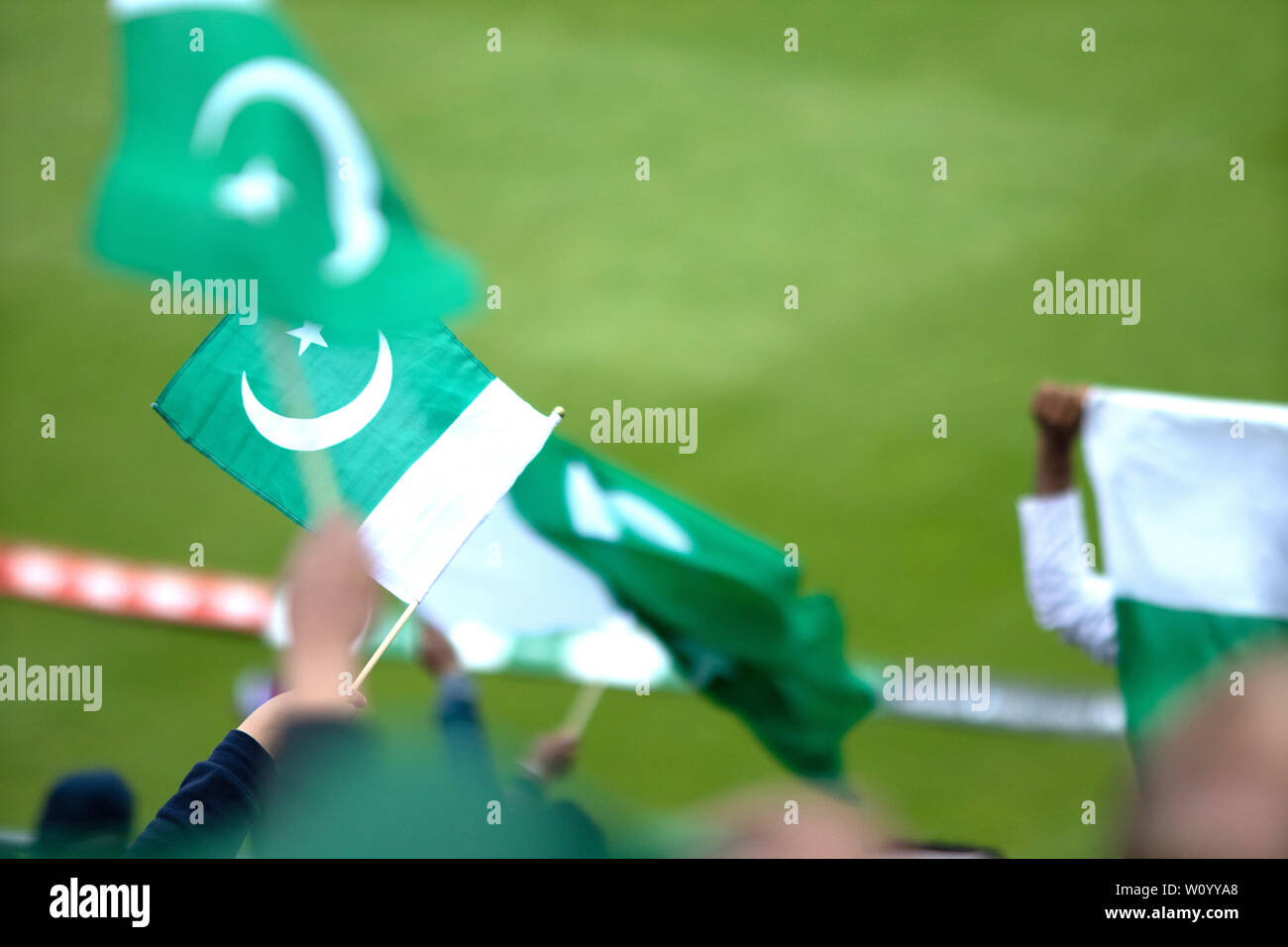 26 Juin, 2019 - Le Pakistan les partisans de passion soutenir leur équipe contre la Nouvelle-Zélande à Birminghan Edgebaston, pendant la Coupe du Monde de la CCI 2019 Banque D'Images