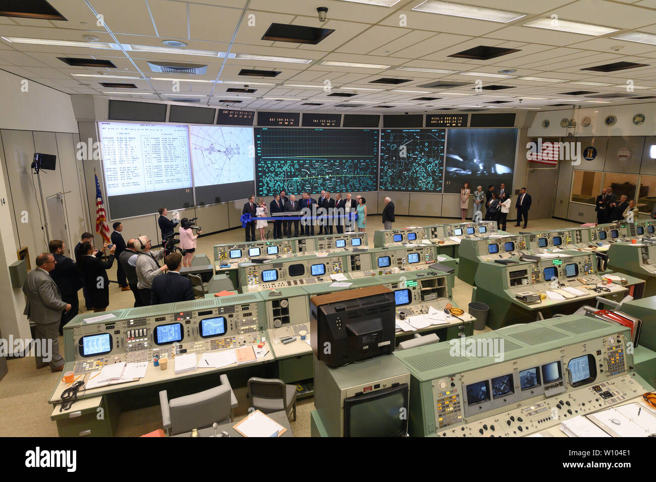 Centre de contrôle de mission au Centre spatial Johnson de la NASA Clear Lake près de Houston, Texas, récemment restauré dans sa version 1960 pour commémorer le 50e anniversaire de l'homme premiers pas sur la lune en juillet 1969 par les astronautes d'Apollo 11. Après son lancement depuis le Centre spatial Kennedy en Floride, l'alunissage d'Apollo 11 et le retour sur terre était contrôlé à partir de ce site. Banque D'Images
