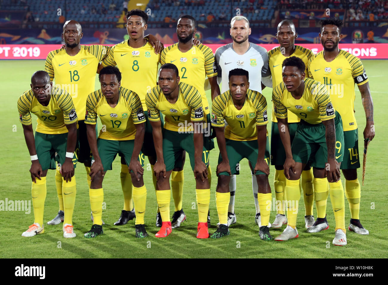 Le Caire, Égypte. 28 Juin, 2019. Les joueurs de ligne de l'Afrique du Sud, avant la coupe d'Afrique des Nations 2019 GROUPE D match entre l'Afrique du Sud et la Namibie au Caire, Égypte, le 28 juin 2019. L'Afrique du Sud a gagné 1-0. Credit : Ahmed Gomaa/Xinhua/Alamy Live News Banque D'Images