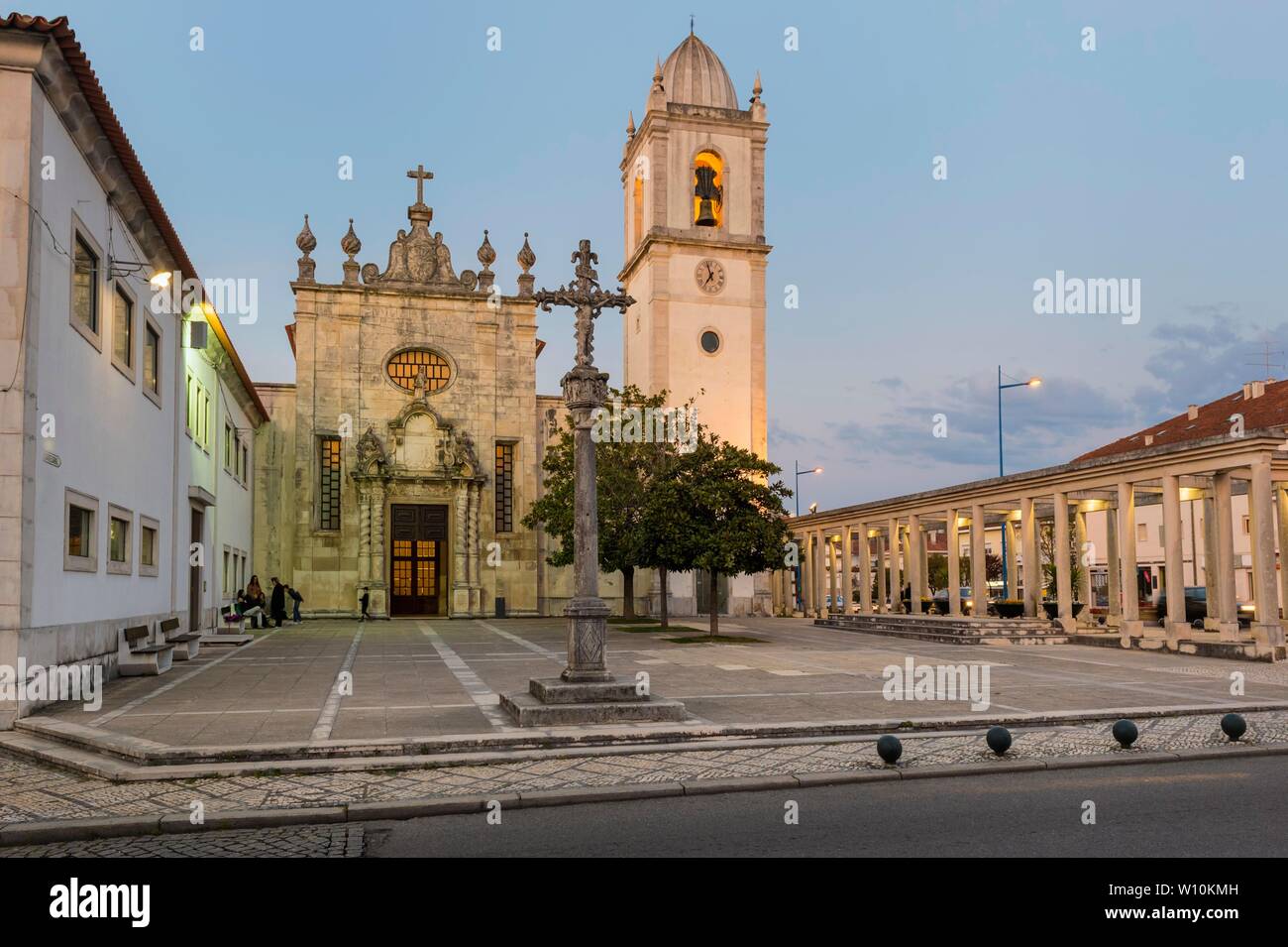 Cathédrale d'Aveiro ou l'église de Saint Dominique, au crépuscule, Aveiro, Venise du Portugal, Beira Litoral, Portugal Banque D'Images