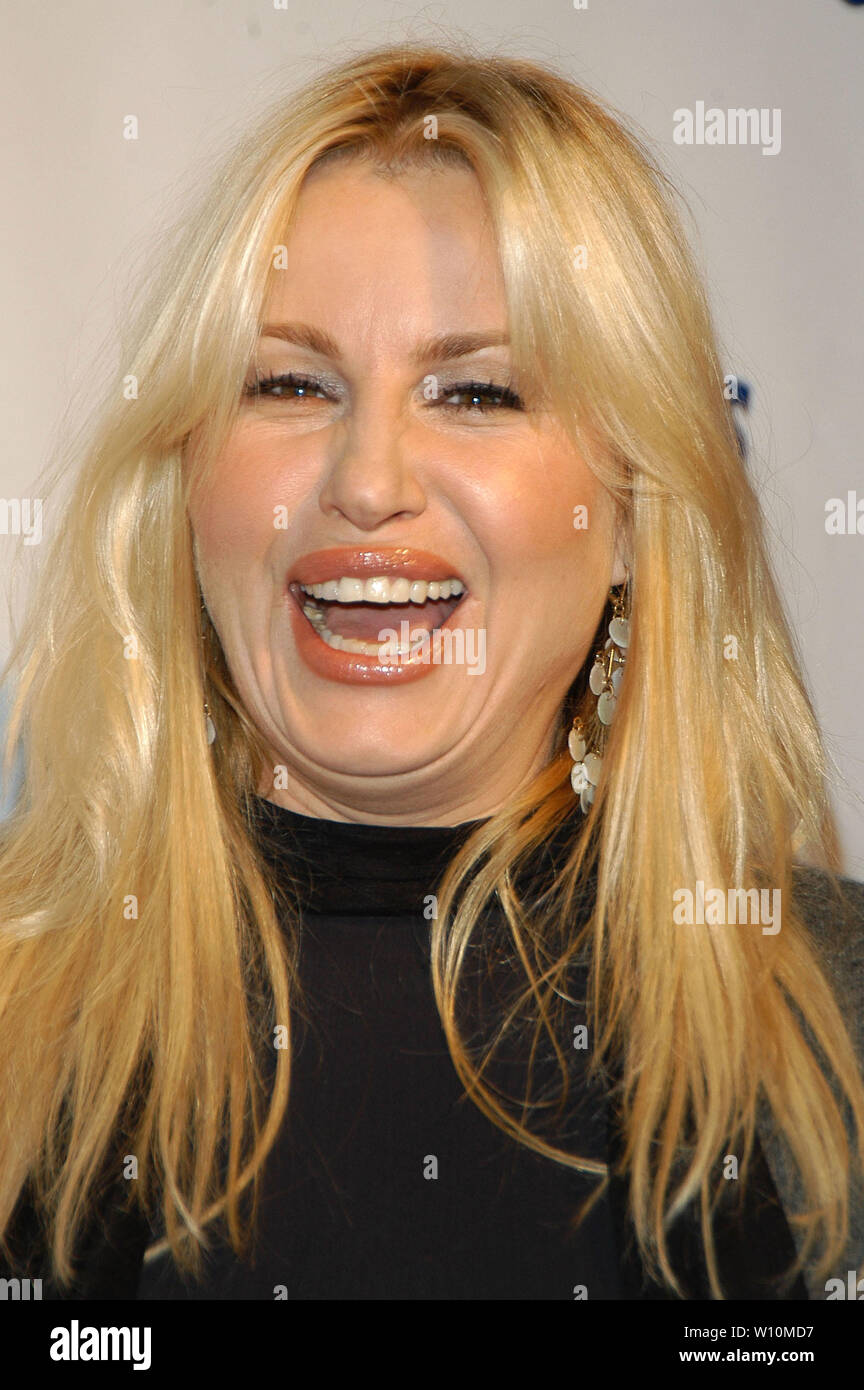 Jennifer Coolidge à The Groundlings 30e anniversaire gala tenu à la Henry Fonda Theater à Hollywood, CA. L'événement a eu lieu le mardi 5 octobre 2004. Photo par : SBM / PictureLux - Tous droits réservés - N° de référence du fichier SBMPLX 33790-5647 Banque D'Images