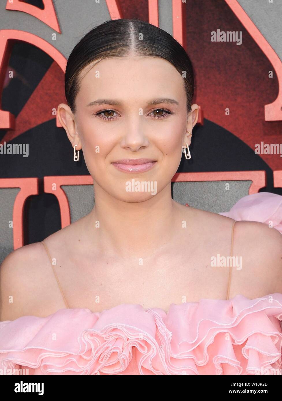 Santa Monica, CA. 28 Juin, 2019. Millie Bobby Brown aux arrivées pour STRANGER THINGS 3 Premiere Saison sur Netflix, Santa Monica High School - Barnum Hall, Santa Monica, CA, le 28 juin 2019. Credit : Elizabeth Goodenough/Everett Collection/Alamy Live News Banque D'Images