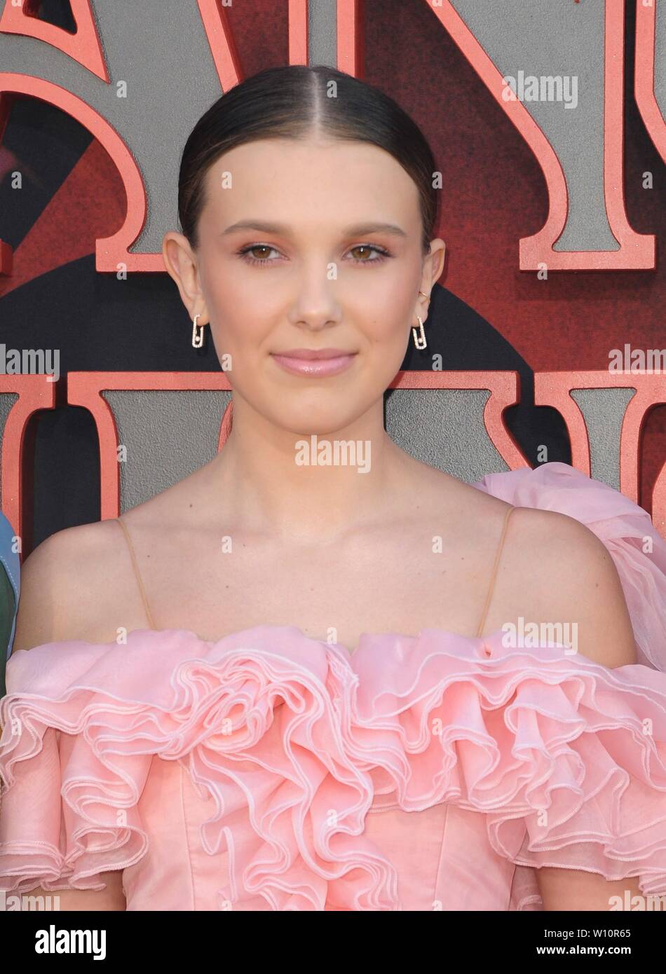 Santa Monica, CA. 28 Juin, 2019. Millie Bobby Brown aux arrivées pour STRANGER THINGS 3 Premiere Saison sur Netflix, Santa Monica High School - Barnum Hall, Santa Monica, CA, le 28 juin 2019. Credit : Elizabeth Goodenough/Everett Collection/Alamy Live News Banque D'Images