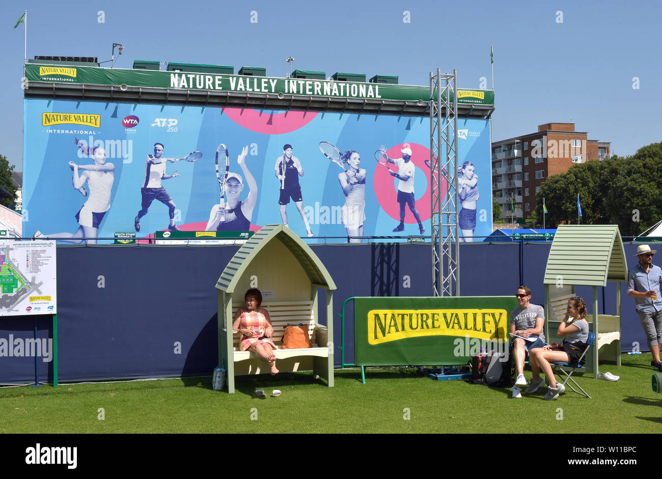 Eastbourne, Royaume-Uni. 29 juin 2019. Temps parfait pour regarder le tennis, si peut-être un peu chaud pour jouer - à Nature Valley International tennis dans le Devonshire Park. Banque D'Images