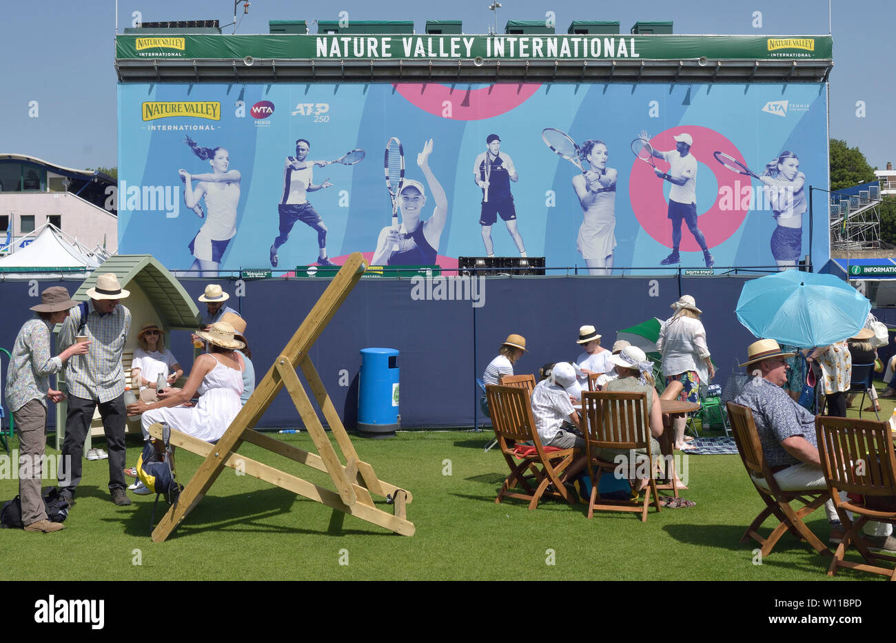 Eastbourne, Royaume-Uni. 29 juin 2019. Temps parfait pour regarder le tennis, si peut-être un peu chaud pour jouer - à Nature Valley International tennis dans le Devonshire Park. Banque D'Images