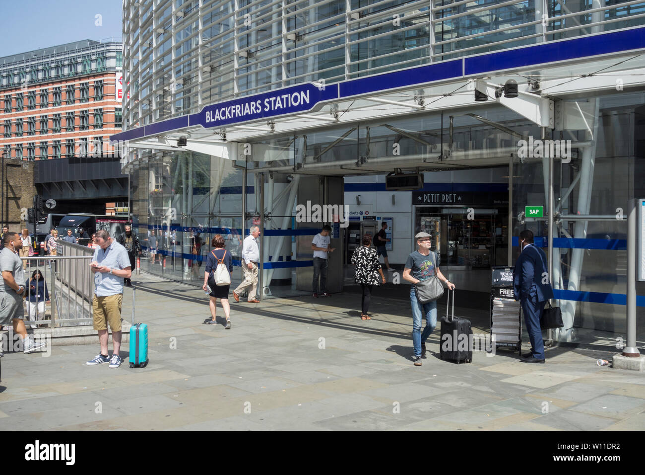 La gare de Blackfriars, Queen Victoria Street, London, UK Banque D'Images