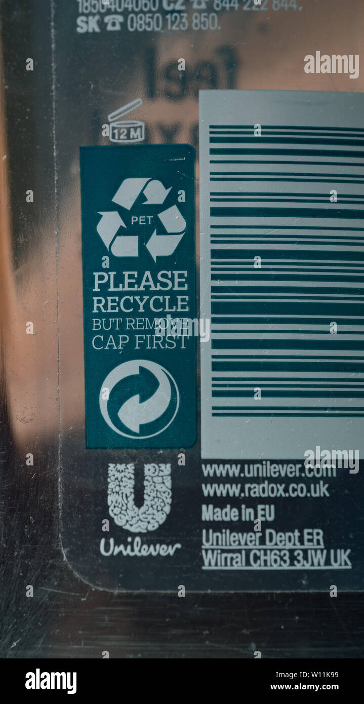Veuillez recycler emblème sur conteneur soap avec retirer les en premier. UK Banque D'Images