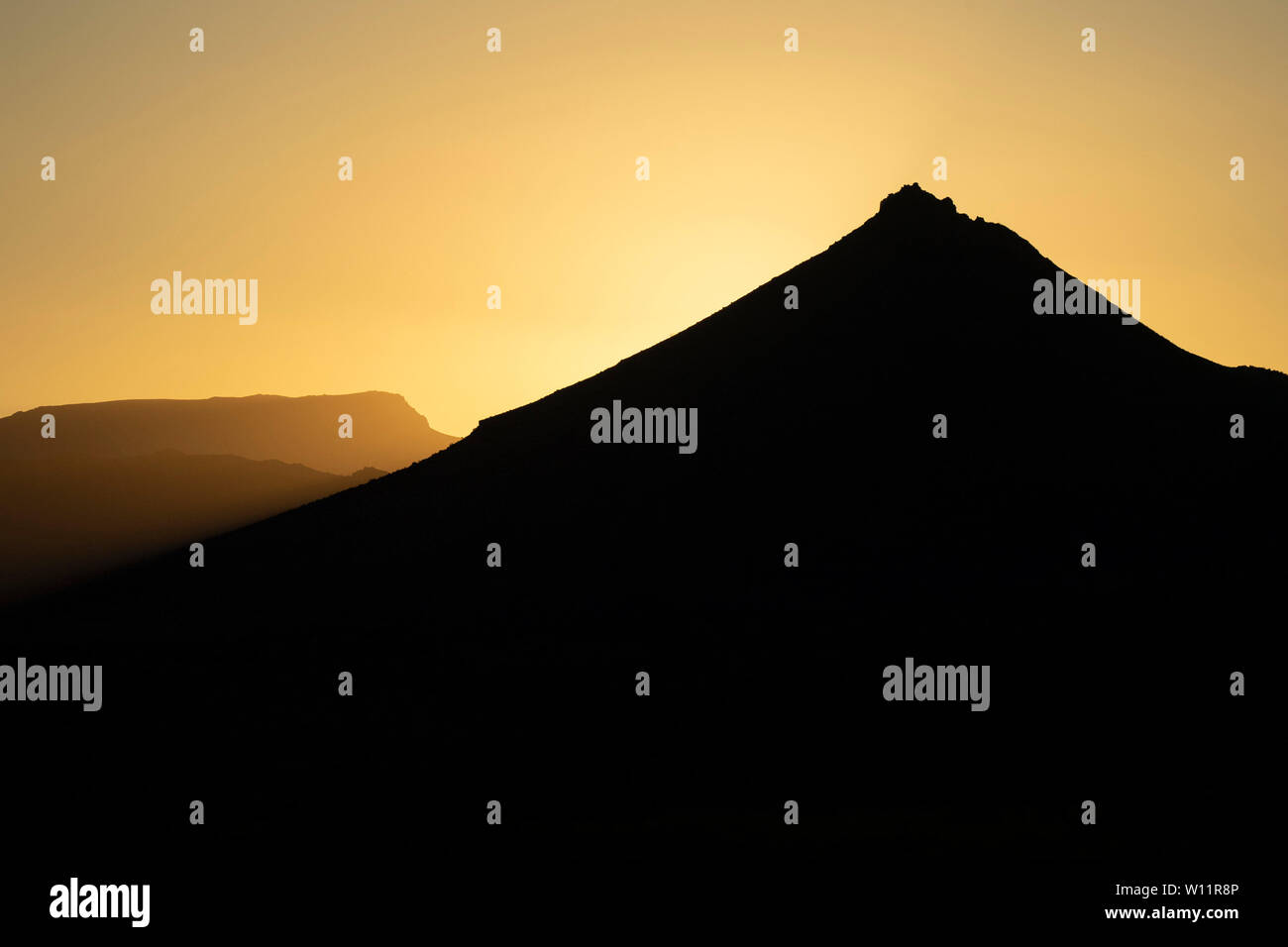 Lever du soleil sur les montagnes, Samara Game Reserve, Afrique du Sud Banque D'Images