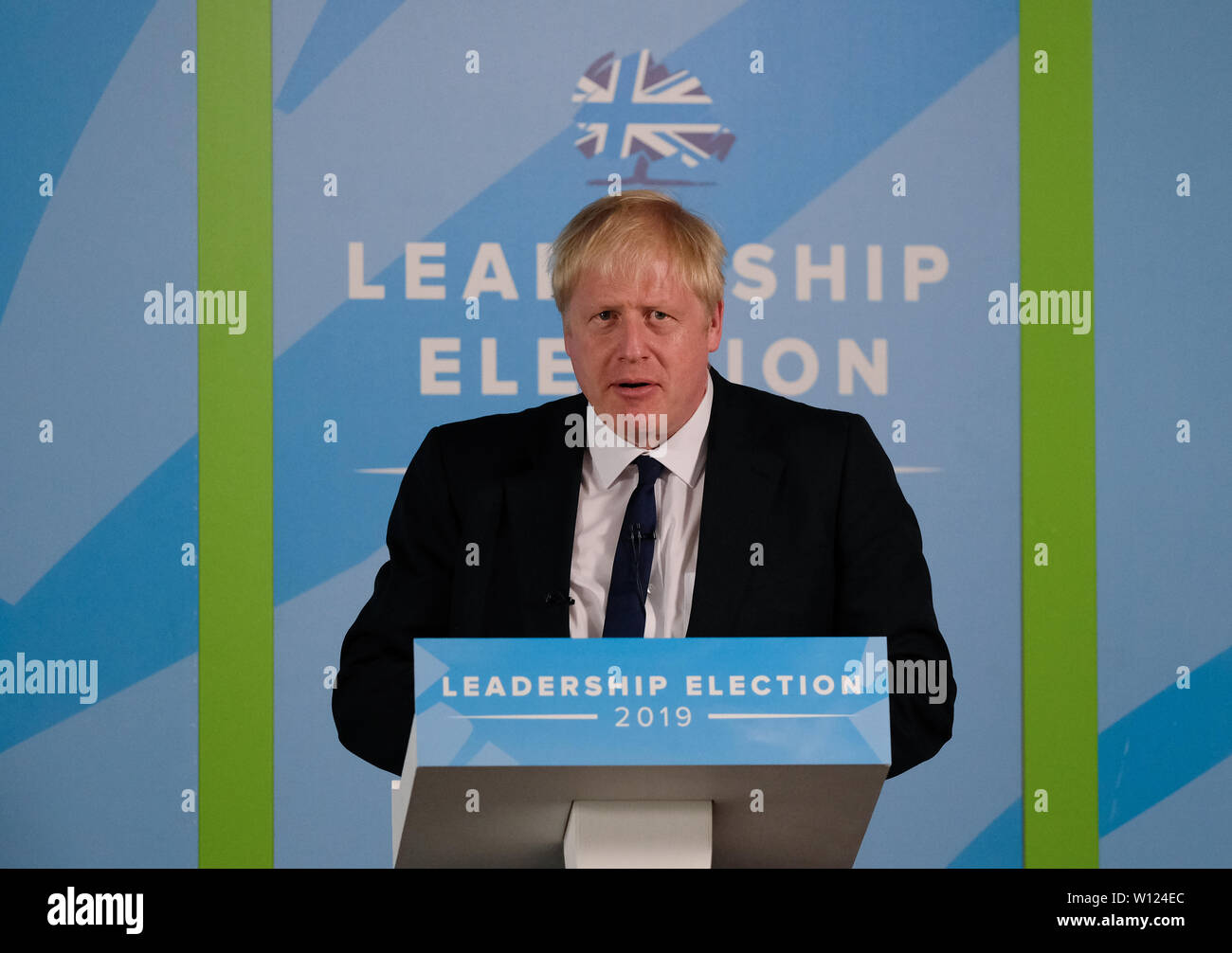 La direction du parti conservateur, Boris Johnson, candidat à la direction du parti conservateur s'exprimant lors d'une campagne électorale à l'Hippodrome de Carlisle. Banque D'Images