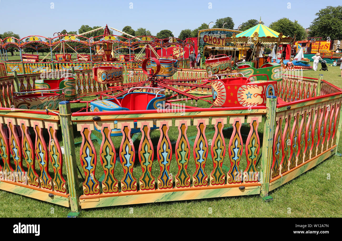 Mini Pieuvre, Carters Steam Fair, Peckham Rye, London, UK, 29 juin 2019, photo de Richard Goldschmidt Banque D'Images Mini Pieuvre, Carters Steam Fair, Peckham Rye, London, UK, 29 juin 2019, photo de Richard Goldschmidt Banque D'Images