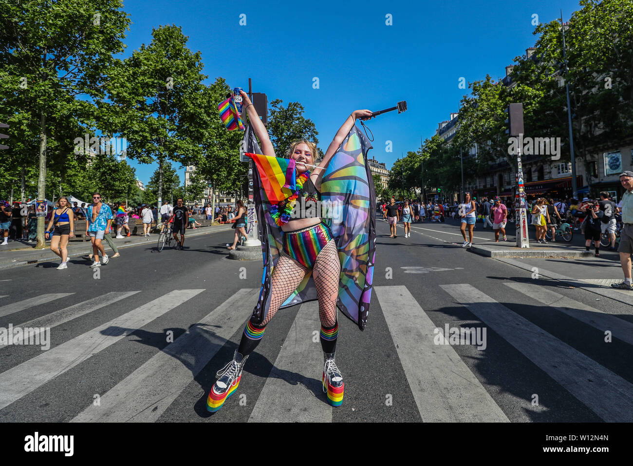 Paris, France. 29 Juin, 2019. Une foule massive de personnes en mars une gay pride le 29 juin 2019 à Paris, France. Brésil : Crédit Photo Presse/Alamy Live News Banque D'Images