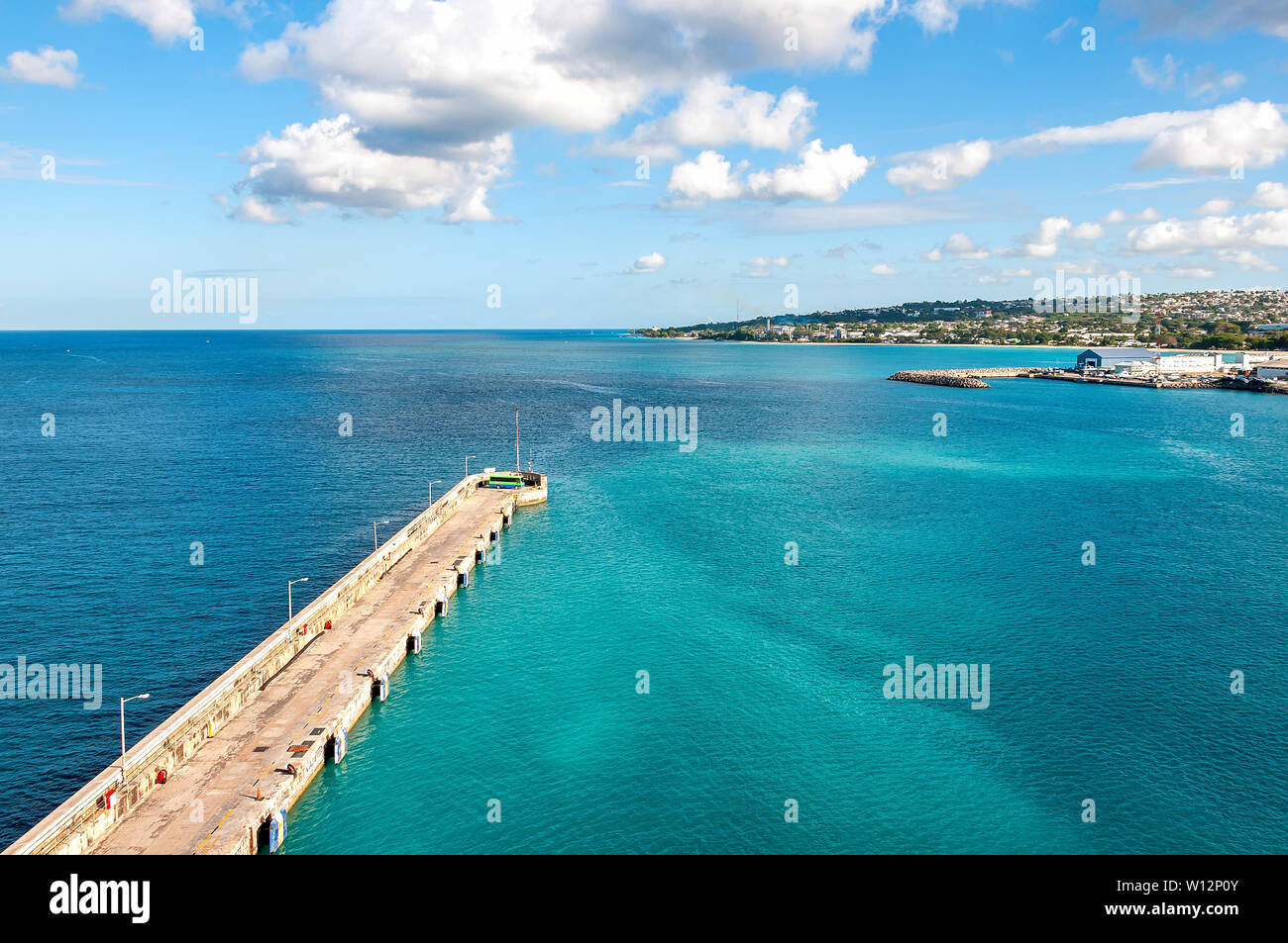 Avis de Bridgetown, Barbade - Tropical Island - mer des Caraïbes - port de croisière et pier Banque D'Images