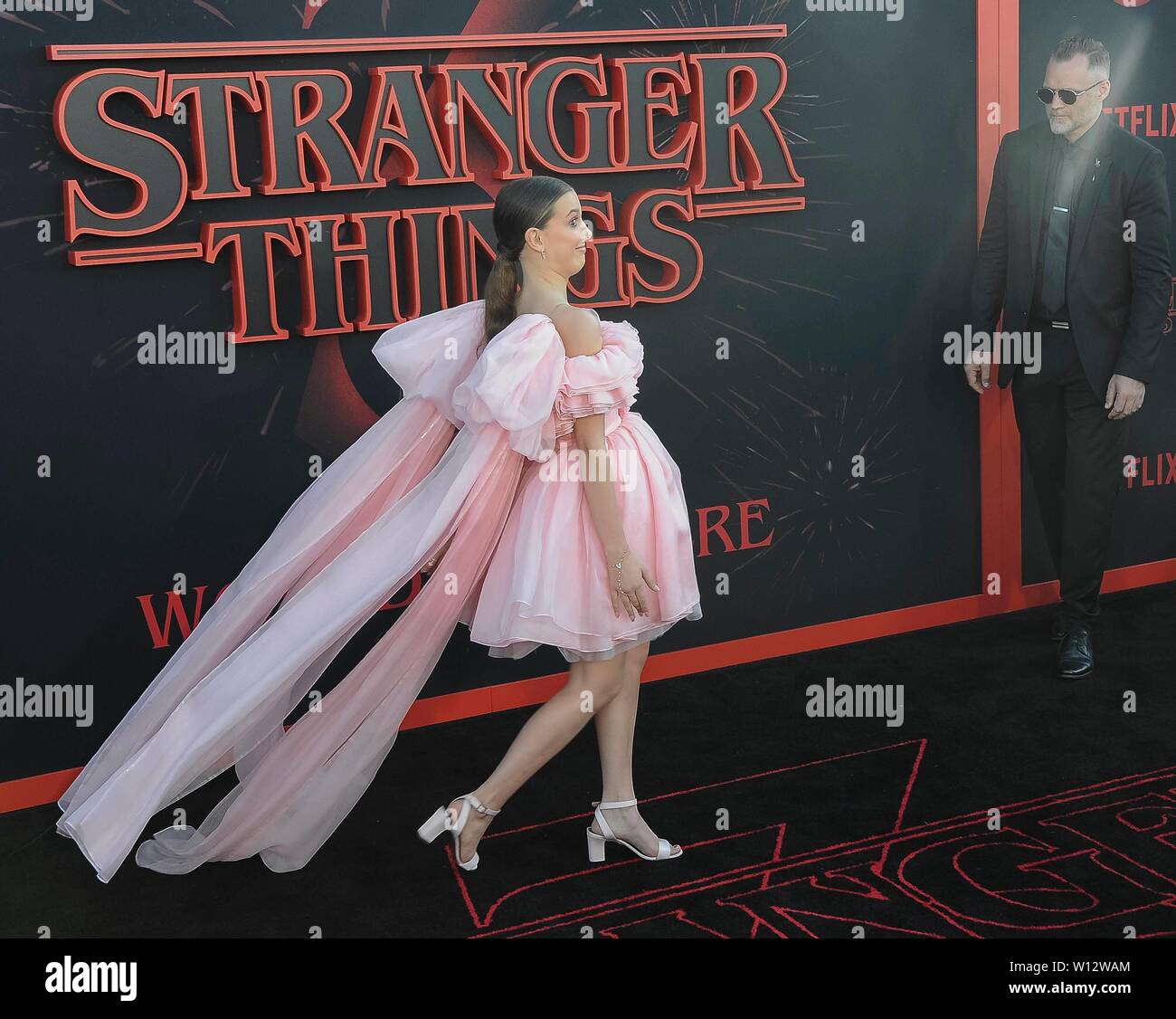 Millie Bobby Brown assiste à "l'étranger choses' Saison 3 Première mondiale à Santa Monica High School Hall Barnum à Santa Monica, Californie, USA, le 29 juin 2019. Dans le monde d'utilisation | Banque D'Images