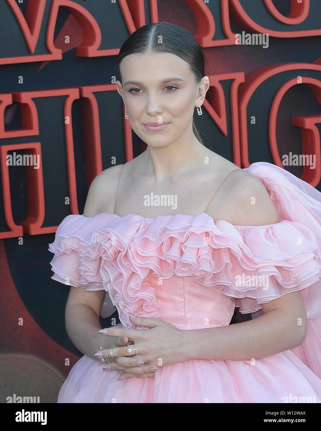 Millie Bobby Brown assiste à "l'étranger choses' Saison 3 Première mondiale à Santa Monica High School Hall Barnum à Santa Monica, Californie, USA, le 29 juin 2019. Dans le monde d'utilisation | Banque D'Images