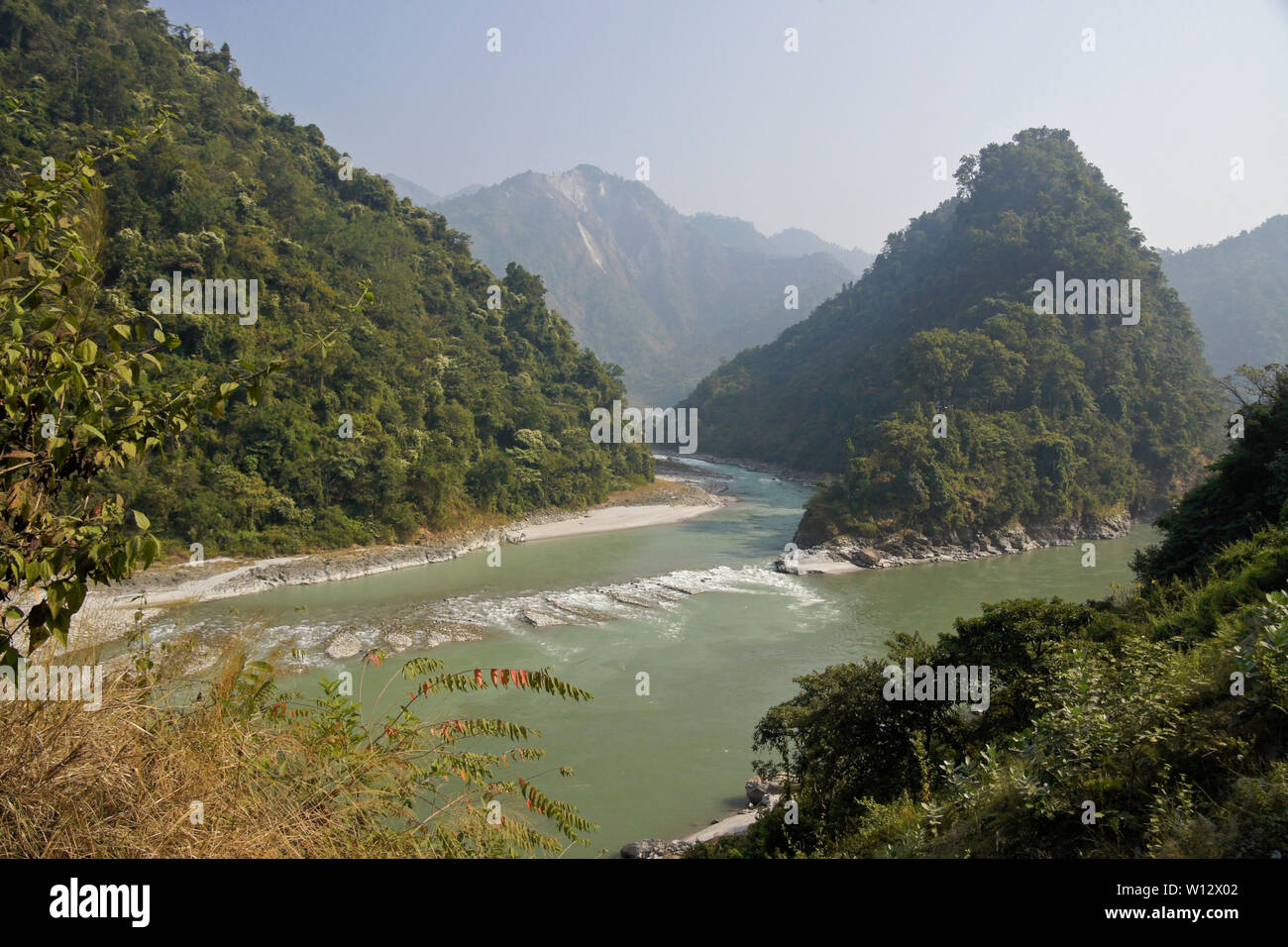 Confluent de Seti Gandaki River avec de la Trisuli (Trishuli) River, district de Chitwan, Népal Banque D'Images