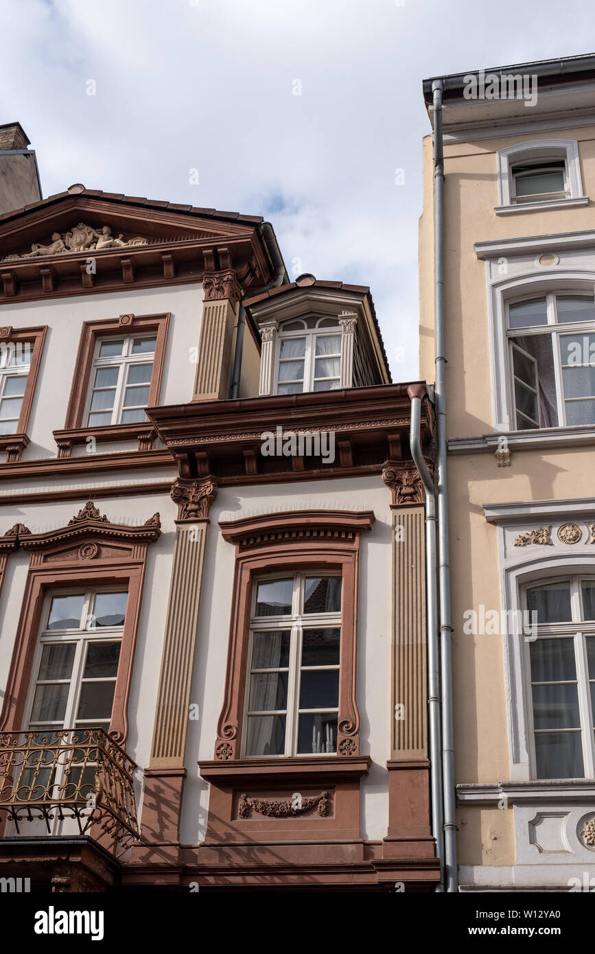 MANNHEIM, ALLEMAGNE, 05/11/2019 : allemand du xixe siècle typique de bâtiments résidentiels Banque D'Images