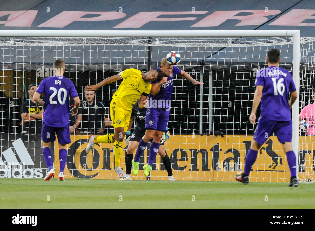 Samedi, 29 juin, 2019 : Columbus Crew SC de l'avant étant Williams (33) et d'Orlando City defender Robin Jansson (6) têtes bosse dans la première moitié du match entre Orlando City SC et Columbus Crew Stadium, à MAPFRE à Columbus OH. Crédit Photo obligatoire : Dorn Byg/Cal Sport Media. La Ville d'Orlando 2 - Columbus Crew SC 0 à la fin du match Banque D'Images