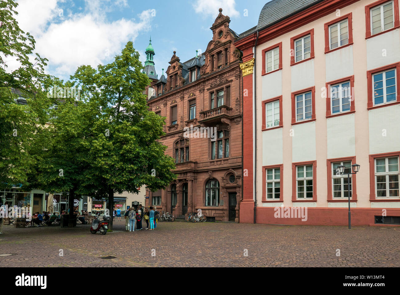 HEIDELBERG, Allemagne - 16 juin 2019 : Musée Kurpfalzisches, contemporain des expositions sur 3 étages dans l'institution de l'art de l'AC, fondé en 1869, avec des Banque D'Images