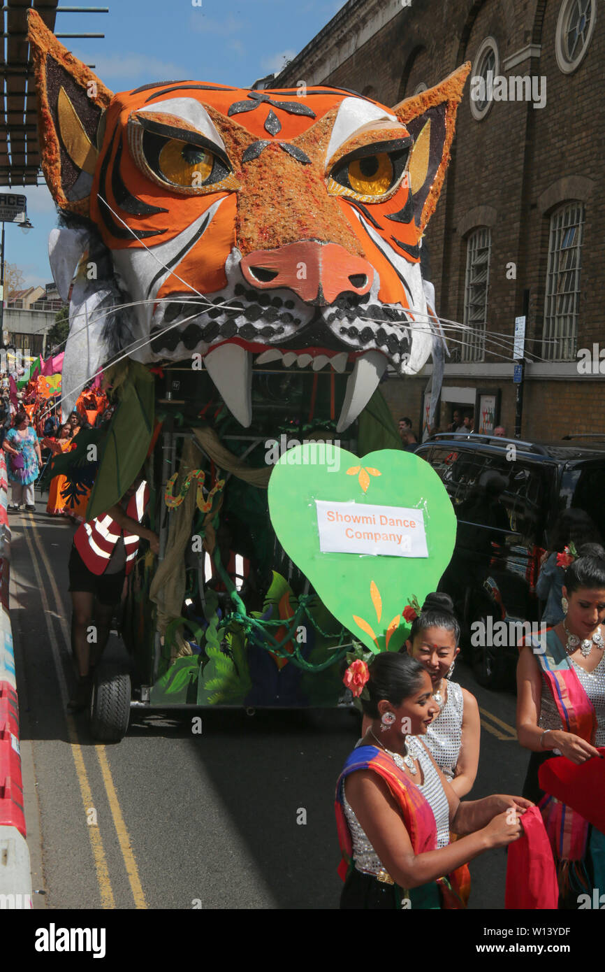 Londres, Royaume-Uni. 30 Juin, 2019. Le terme "Boishakhi Mela' remonte au règne Moghol lorsque l'empereur Akbar a introduit la nouvelle année Bangla. Depuis le début de la nouvelle année, Bangla Bengalis ont célébré le Pohela Boishakh en organisant une mela traditionnel ou juste. En Bengali, Boishakh est le premier mois de l'année civile faisant Bangla Pohela Boishakh le premier jour de la nouvelle année de Bangla. Crédit : Paul/Quezada-Neiman Alamy Live News Banque D'Images