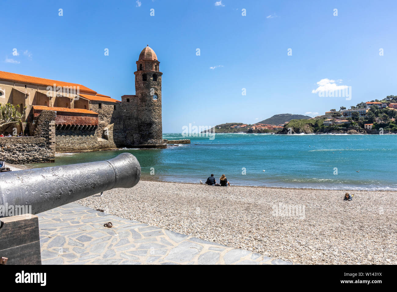 La tour de l'horloge et l'église de Notre-Dame-des-Anges, Collioure Banque D'Images