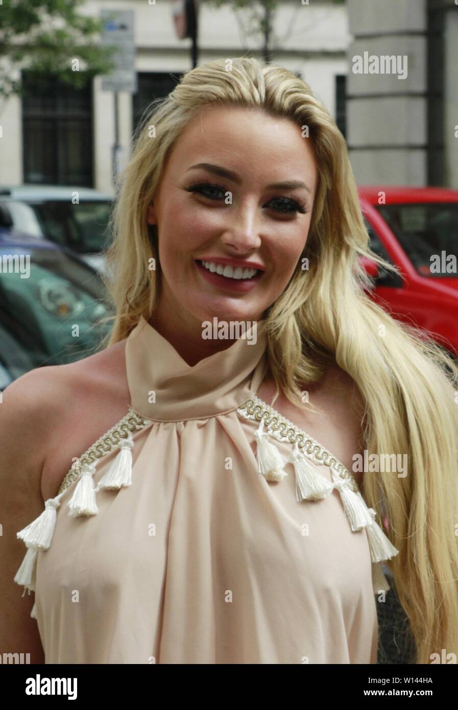 Londres, Royaume-Uni, 30 juin 2019. La star de Love Island, Chloe Crowhurst, vue dans les studios de la BBC à Londres Banque D'Images