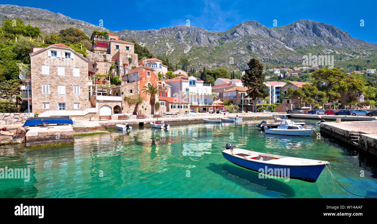 Village idyllique de Mlini Dubrovnik en vue de l'archipel, Dalmatie du sud Région de la Croatie Banque D'Images