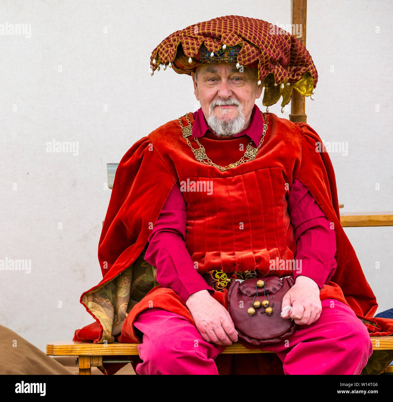 Chapeau medieval Banque de photographies et d'images à haute résolution -  Alamy