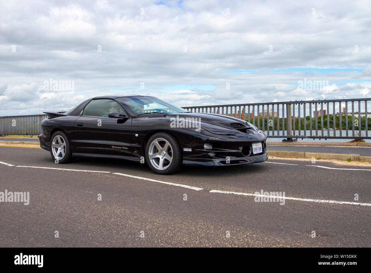 Black American Pontiac Trans Am Firebird sur la promenade du front de mer, Southport, Merseyside, Royaume-Uni Banque D'Images
