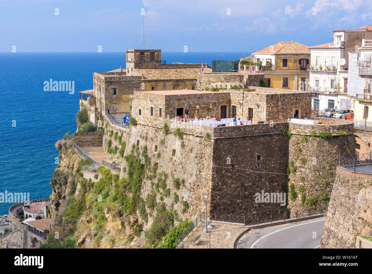 Pizzo, Italie - 10 septembre 2016 : Avis de Castello Murat, construit par les Aragonais au 15ème siècle, dans lequel Joachim Murat, ex-roi de Naples, a été Banque D'Images