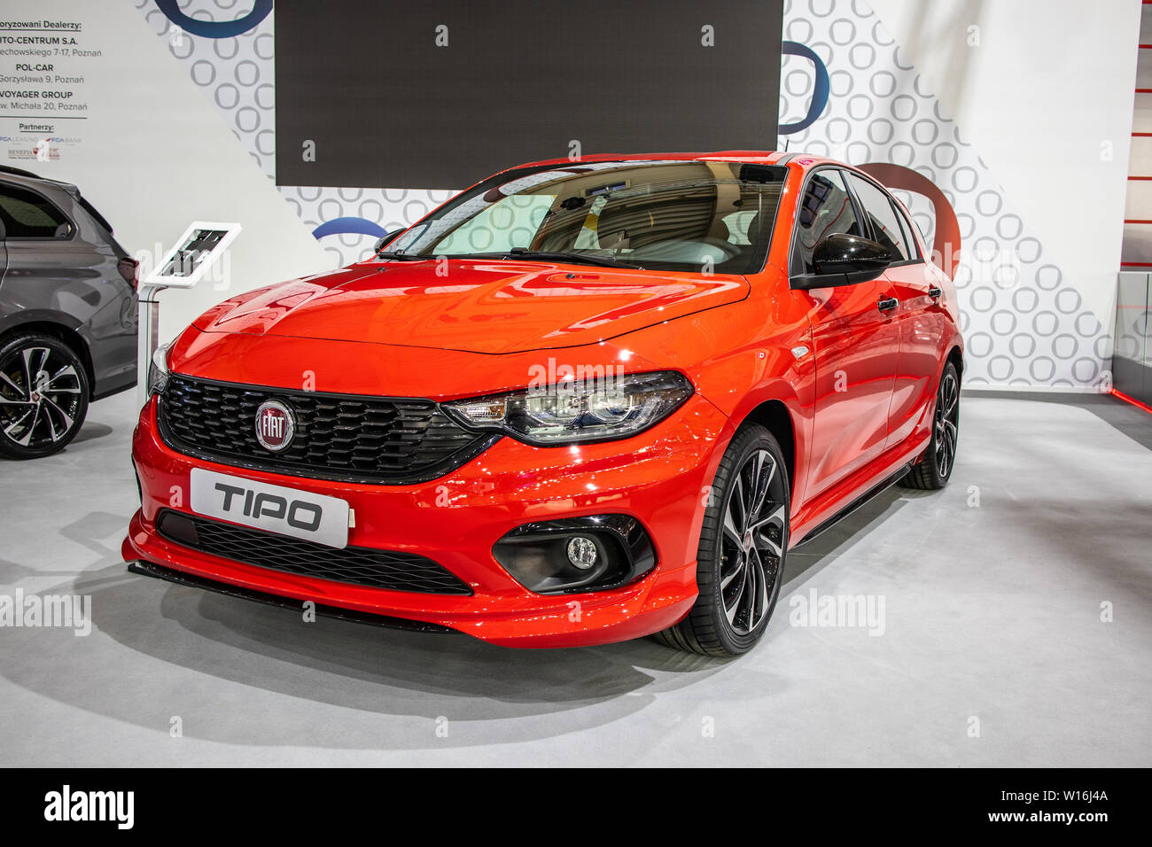 Poznan, Pologne, Mars 2019 : Fiat Tipo rouge Hatchback (5 portes) à Poznan International Motor Show, fabriqués et commercialisés par Fiat Banque D'Images