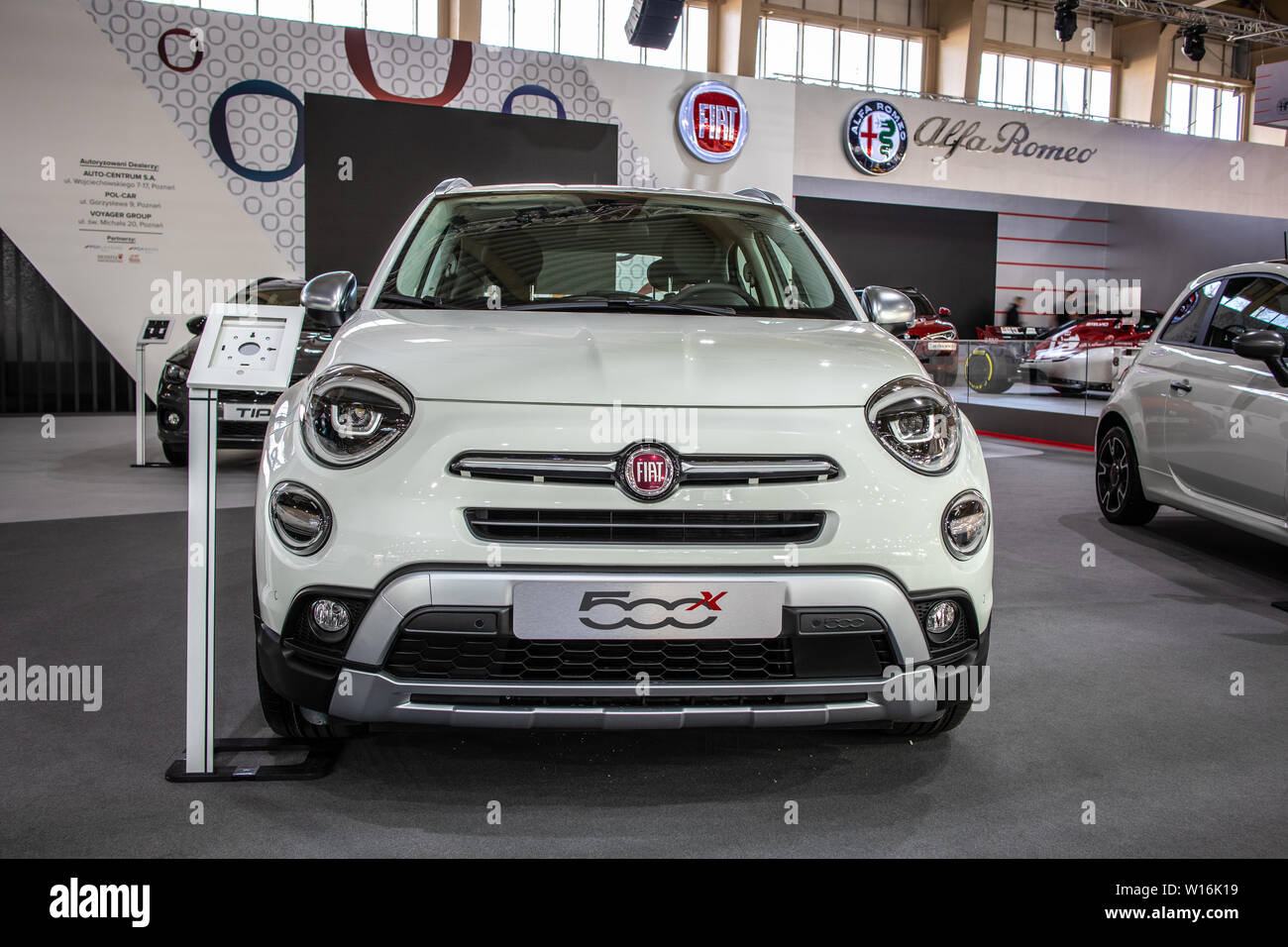 Poznan, Pologne, mars 2019 Fiat blanc 500X, Poznan International Motor Show, croisement d'un véhicule utilitaire sport (VUS) fabriqués par Fiat Banque D'Images