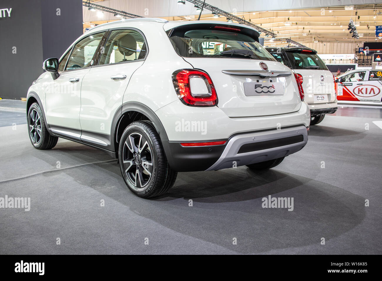 Poznan, Pologne, mars 2019 Fiat blanc 500X, Poznan International Motor Show, croisement d'un véhicule utilitaire sport (VUS) fabriqués par Fiat Banque D'Images