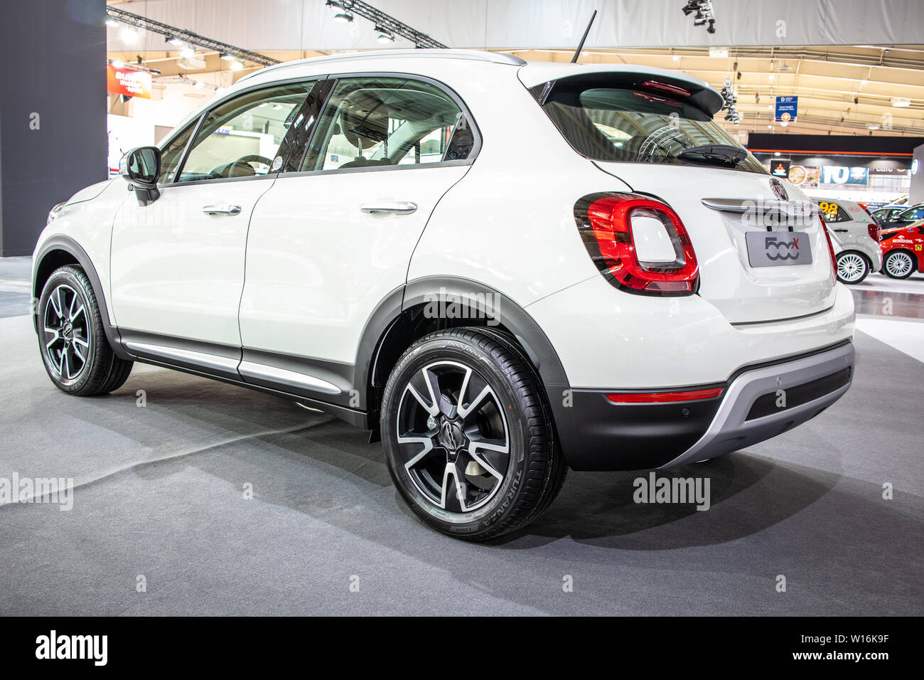 Poznan, Pologne, mars 2019 Fiat blanc 500X, Poznan International Motor Show, croisement d'un véhicule utilitaire sport (VUS) fabriqués par Fiat Banque D'Images