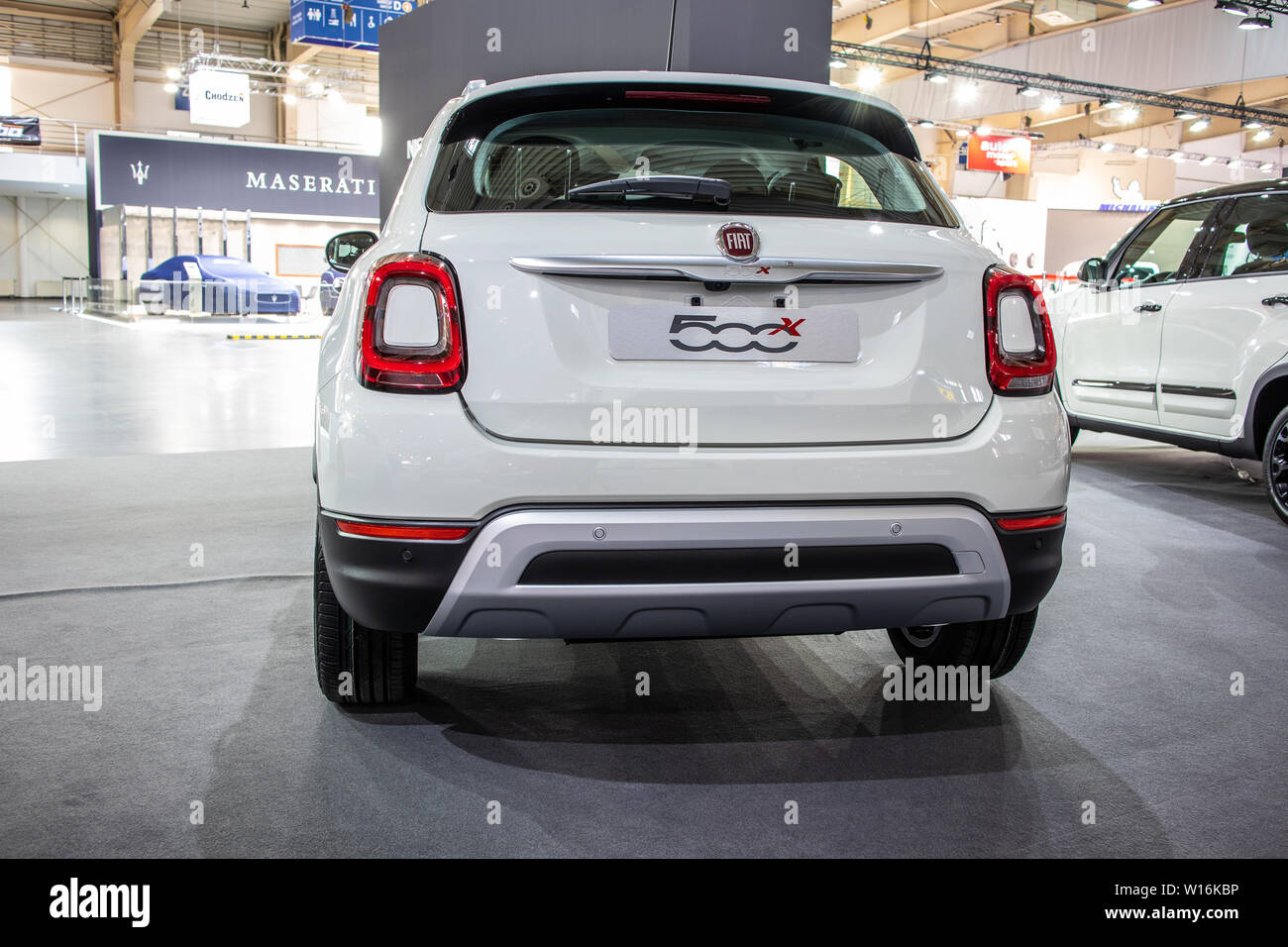 Poznan, Pologne, mars 2019 Fiat blanc 500X, Poznan International Motor Show, croisement d'un véhicule utilitaire sport (VUS) fabriqués par Fiat Banque D'Images