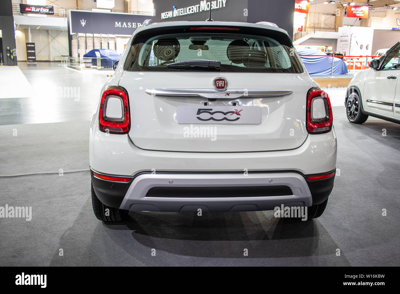 Poznan, Pologne, mars 2019 Fiat blanc 500X, Poznan International Motor Show, croisement d'un véhicule utilitaire sport (VUS) fabriqués par Fiat Banque D'Images