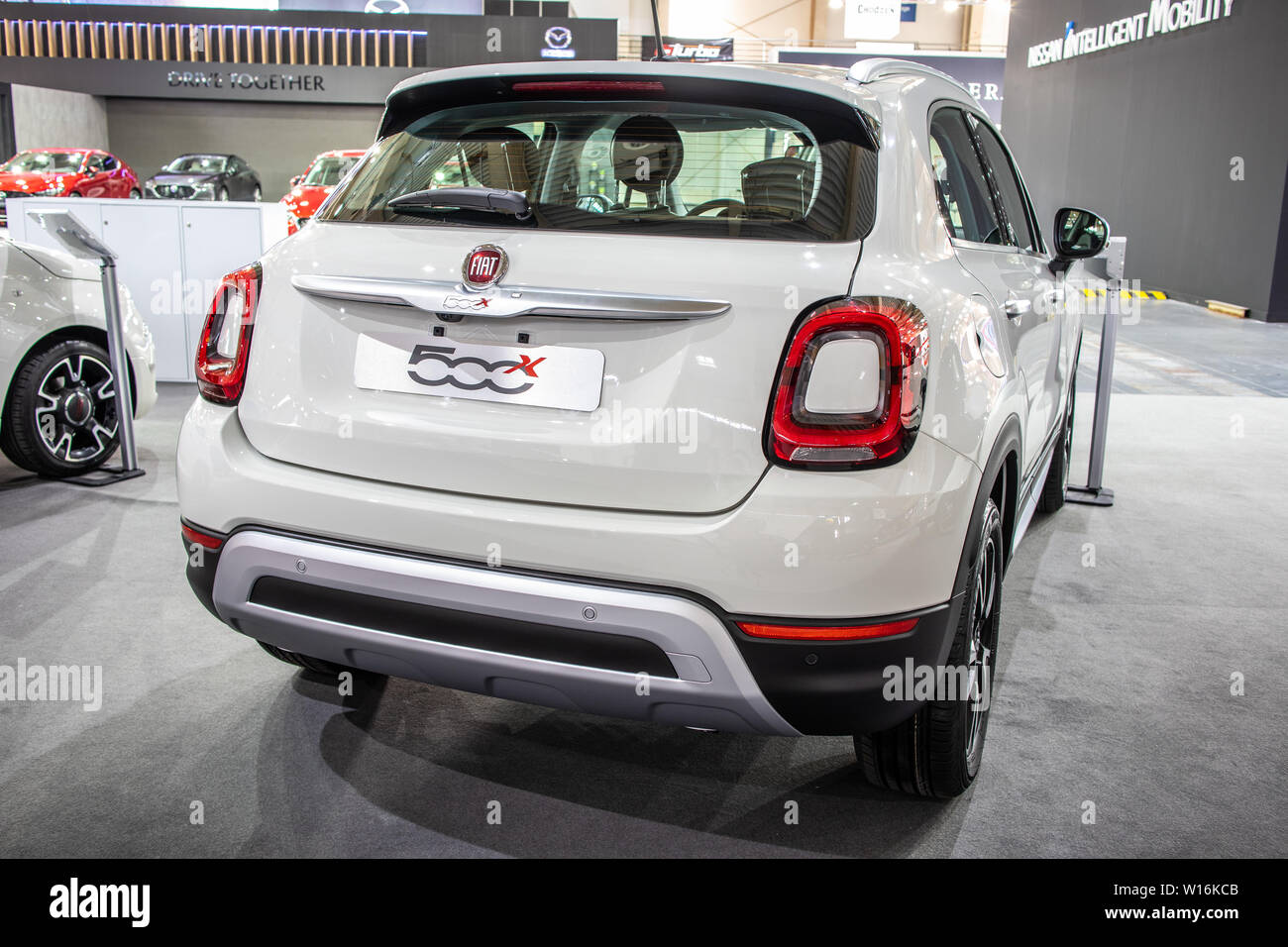 Poznan, Pologne, mars 2019 Fiat blanc 500X, Poznan International Motor Show, croisement d'un véhicule utilitaire sport (VUS) fabriqués par Fiat Banque D'Images
