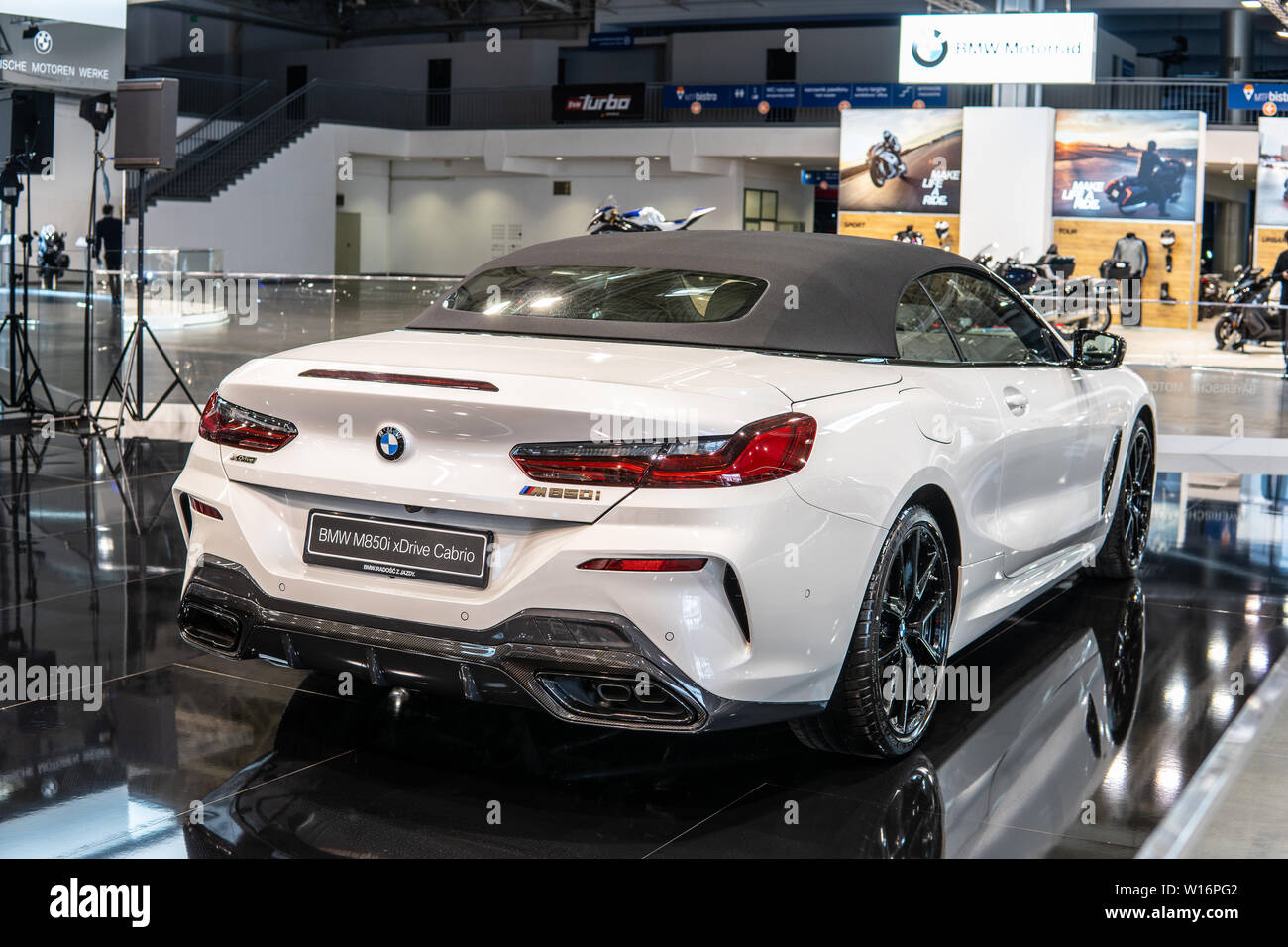 Poznan Pologne Mars 19 La Bmw Serie 8 Cabriolet 850i Xdrive Poznan International Motor Show Le G14 Cabriolet Voiture Fabriquee Et Commercialisee Par Bmw Photo Stock Alamy