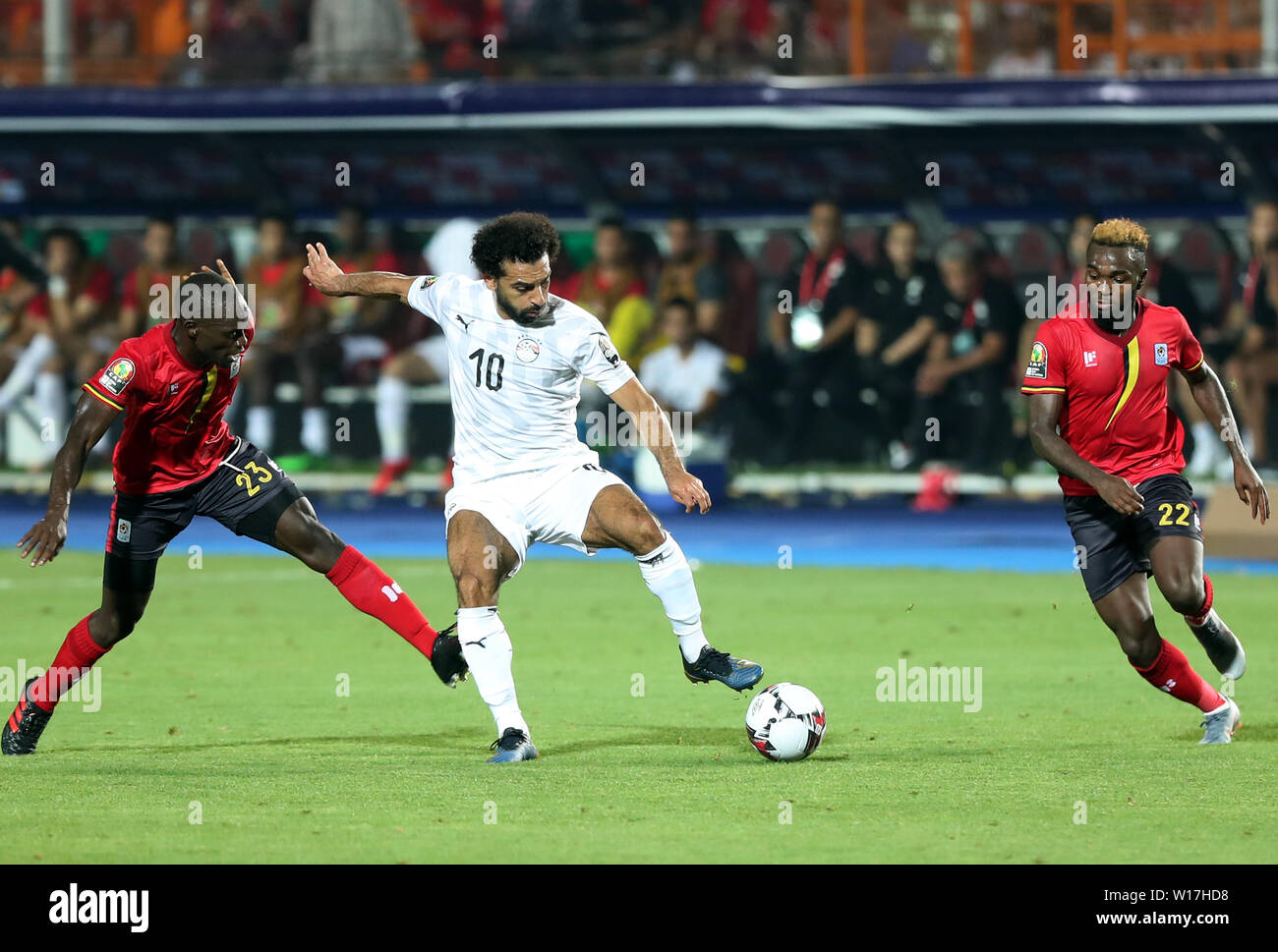 Le Caire, Égypte. 30 Juin, 2019. Mohamed Salah Mahrous Ghaly (C) de l'Égypte est en concurrence au cours de la coupe d'Afrique des Nations 2019 group un match entre l'Egypte et l'Ouganda au Caire, Égypte, le 30 juin 2019. L'Egypte a gagné 2-0. Credit : Ahmed Gomaa/Xinhua/Alamy Live News Banque D'Images