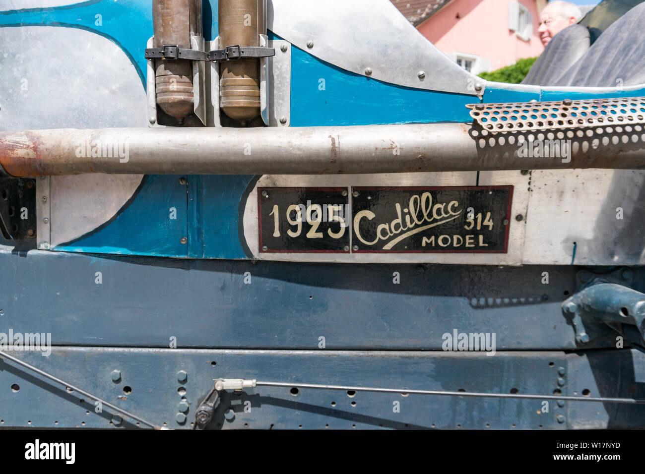 Bad Ragaz, SG / Suisse - 23 juin 2019 : le logo d'un modèle Cadillac 1925 bleu 314 Voiture de sport de course à la voiture classique Heidiland Mee Banque D'Images