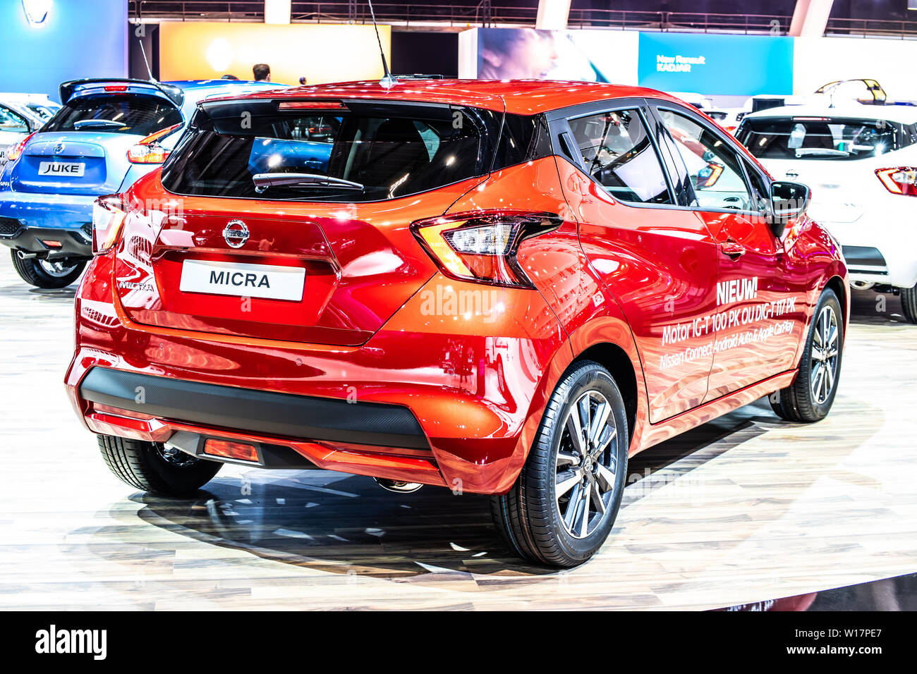 Bruxelles, Belgique, Jan 2019 Nissan Micra rouge à Bruxelles Salon de l'automobile, cinquième génération, K14, auto compacte produite par le constructeur automobile japonais Nissan Banque D'Images