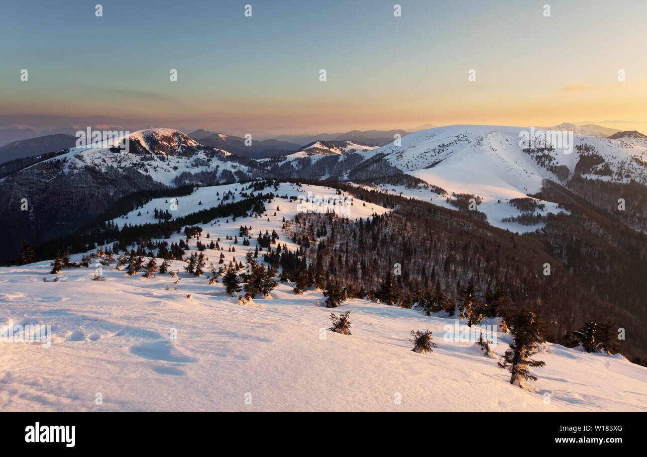 Paysage de montagne d'hiver Banque D'Images