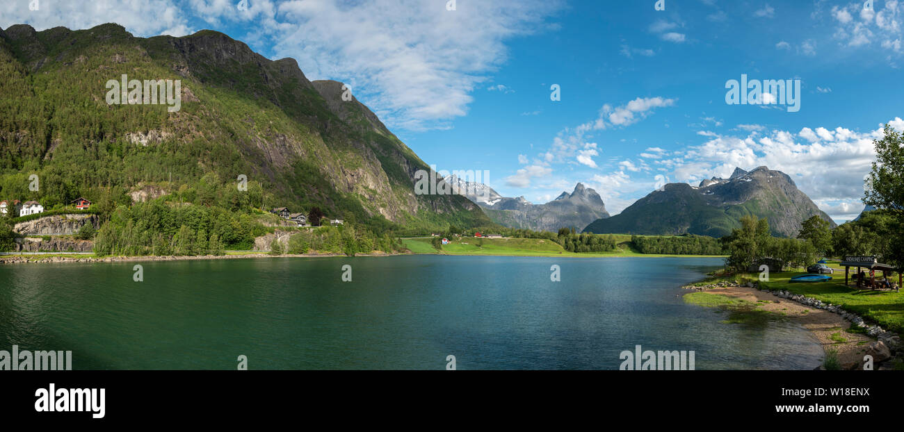 La vallée de Romsdal, Andalsnes, la Norvège. Banque D'Images