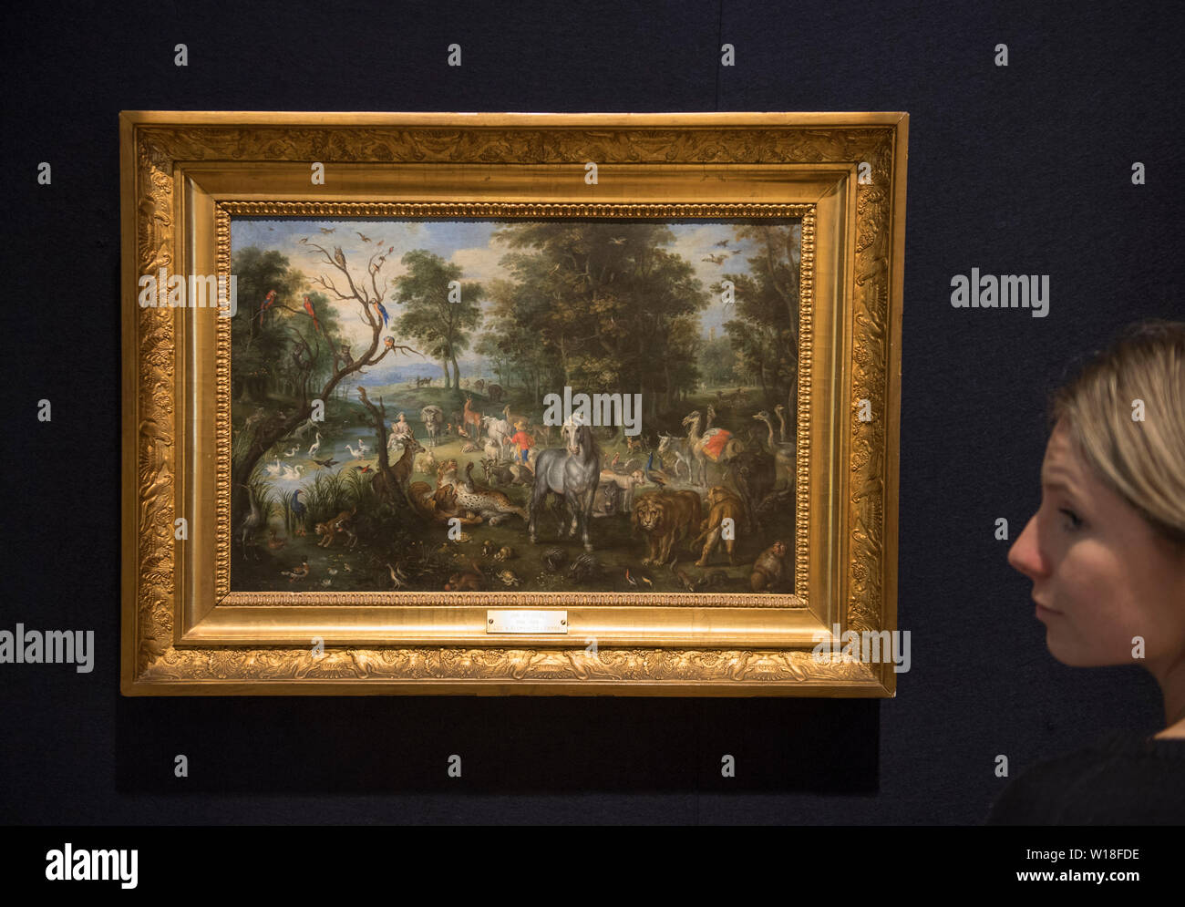 Bonhams, Londres, Royaume-Uni. 1er juillet 2019. Huile sur quatre panneaux de cuivre par Jan Brueghel le Jeune (1601-1678) dirige la vente tableaux anciens. Les quatre éléments : une allégorie de la terre ; une allégorie de l'eau ; une allégorie de l'air ; et une allégorie du feu ont été miraculeusement bien conservé comme un quatuor de près de 400 ans, l'estimation de 200 000 €,800,000-1. Credit : Malcolm Park/Alamy Live News. Banque D'Images