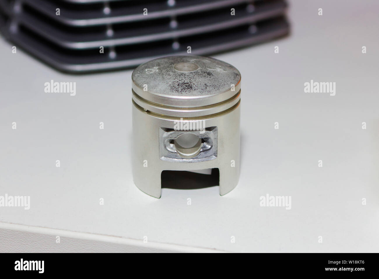 Pièces détachées de vilebrequin du moteur à un cylindre avec piston Banque D'Images