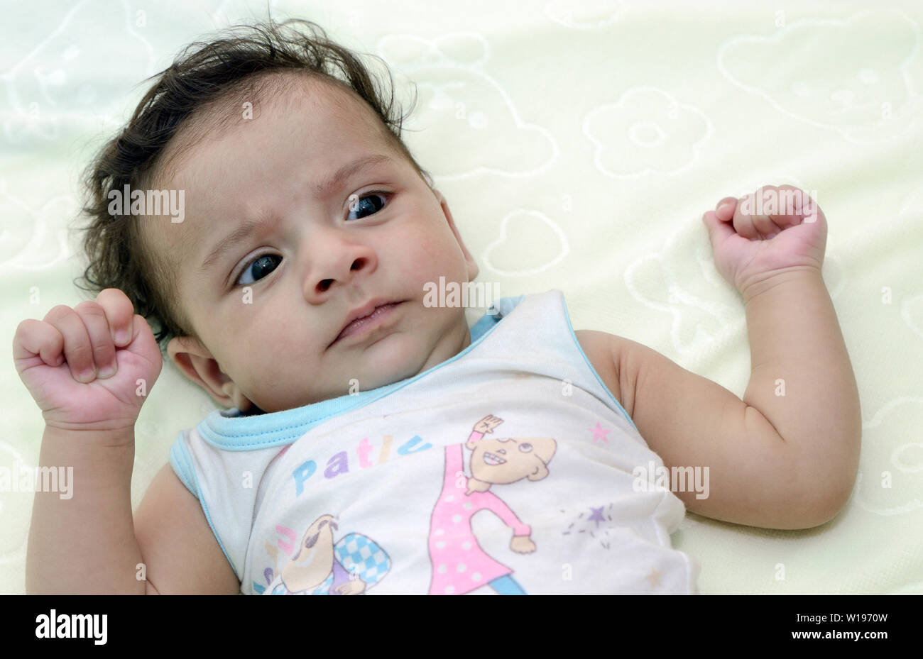 Libre d'un mignon bébé indien Banque D'Images