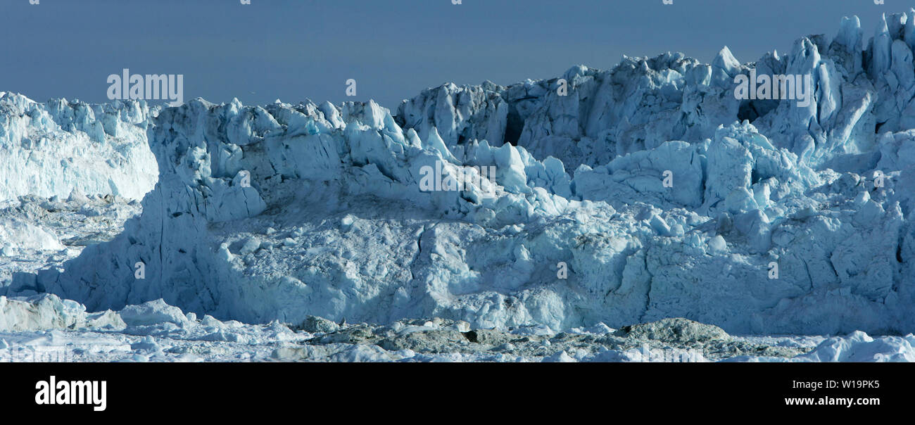 La fonte des glaces de la plus vite du monde, le Glacier Jakobshavn Ilulissat, au Groenland, près de. Le réchauffement climatique ont accellerated la fonte et la mise bas de la glace bergs. Banque D'Images