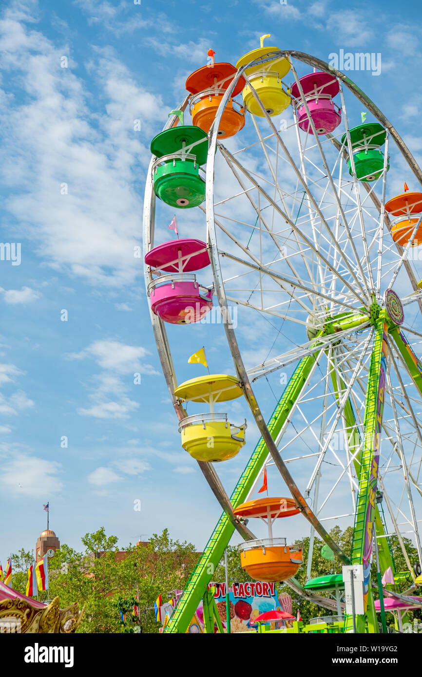 Une grande roue manège à Traverse City, Michigan , partie de la célébration  du Festival National de Cherry Photo Stock - Alamy