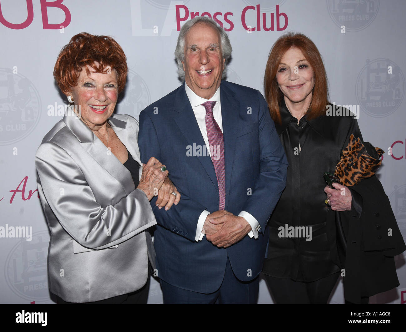 30 juin 2019 - Los Angeles, Californie, USA - Henry Winkler, Stacey Weitzman et Marion Ross arrive la 61e Los Angeles Press Club's 61e gala de remise des prix de journalisme au Millennium Biltmore Hotel. (Crédit Image : © ZUMA/Bennight Billy sur le fil) Banque D'Images